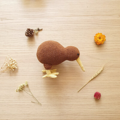 Amariki, The Kiwi Bird Crochet Pattern by CritterStitchDesigns