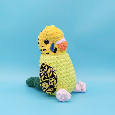 Chunky Parakeet Crochet Pattern by KatyasYarnBois