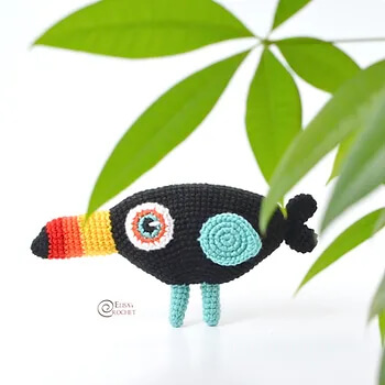 Louie the Toucan Free Crochet Pattern by Elisa’s Crochet