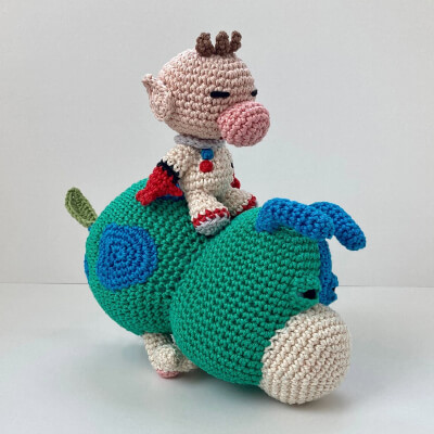 Captain Olimar Crochet Pikmin Pattern by YannayaCrochet