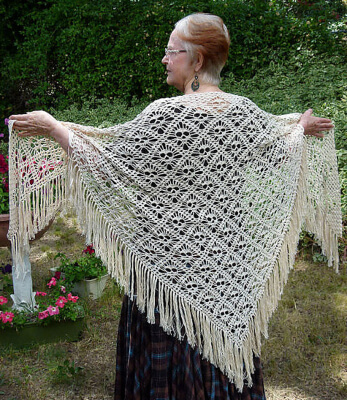 Skull Shawl Free Lost Souls Crochet Pattern by Kungen Och Majkis